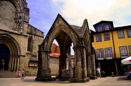 Guimaraes-and-braga-small